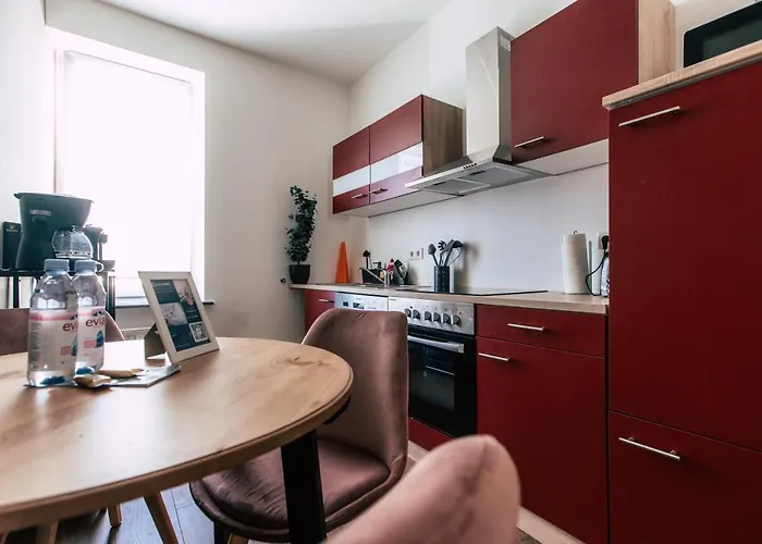 Luga Homes - Mitte 公寓 *