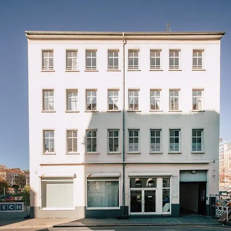 Luga Homes - Mitte Apartment